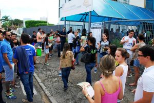 Vestibular- de- Medicina- 2016.2- do- Cesmac- movimenta- Campus- I- 10