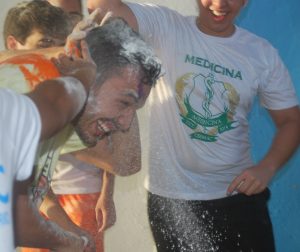 Alegria- e- muita- emoção- marcam- Trote- do- Vestibular- de- Medicina- Cesmac- 30