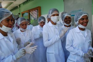 Alunos do Centro Brasileiro de Cursos visitam estrutura do Cesmac 06