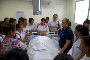 Alunos do Centro Brasileiro de Cursos visitam estrutura do Cesmac 06