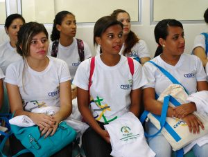 Alunos do Centro Brasileiro de Cursos visitam estrutura do Cesmac 06