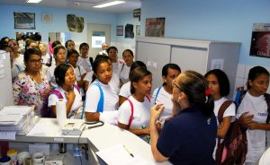 Alunos do Centro Brasileiro de Cursos visitam estrutura do Cesmac 06