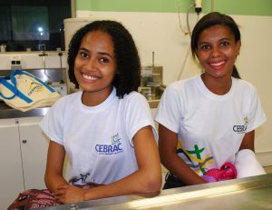 Alunos do Centro Brasileiro de Cursos visitam estrutura do Cesmac 06