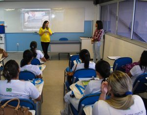 Alunos do Centro Brasileiro de Cursos visitam estrutura do Cesmac 06