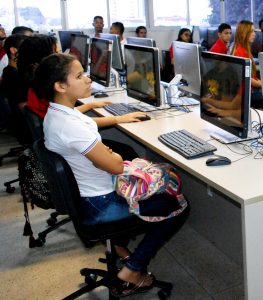 Escola- Moreira- e- Silva- visita- o- Cesmac- 22