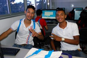 Escola- Moreira- e- Silva- visita- o- Cesmac- 22