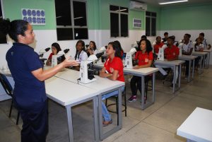 Escola- Moreira- e- Silva- visita- o- Cesmac- 22