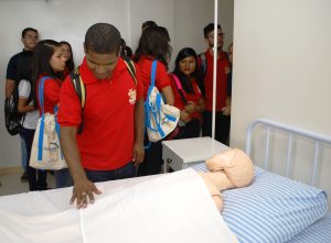 Escola- Moreira- e- Silva- visita- o- Cesmac- 22