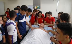 Escola- Moreira- e- Silva- visita- o- Cesmac- 22