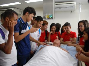 Escola- Moreira- e- Silva- visita- o- Cesmac- 22