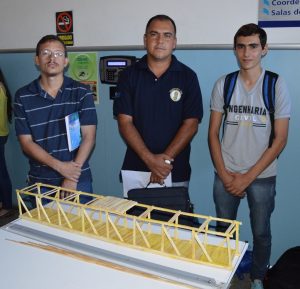 Palitos- de- picolé- viram- pontes- no- curso- de- Engenharia- Civil- Cesmac  23
