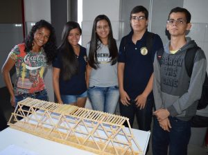 Palitos- de- picolé- viram- pontes- no- curso- de- Engenharia- Civil- Cesmac  23