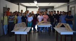 Palitos- de- picolé- viram- pontes- no- curso- de- Engenharia- Civil- Cesmac  23