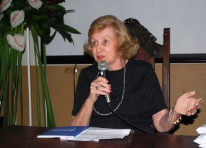 Professora- doutora- Vera- Romariz- lança- mais- uma- obra-Cesmac - 16