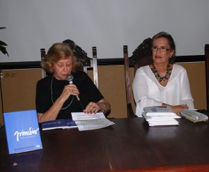 Professora- doutora- Vera- Romariz- lança- mais- uma- obra-Cesmac - 16