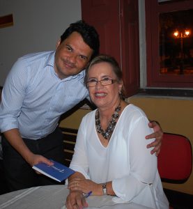 Professora- doutora- Vera- Romariz- lança- mais- uma- obra-Cesmac - 16