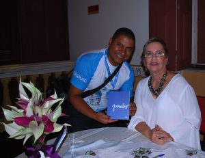 Professora- doutora- Vera- Romariz- lança- mais- uma- obra-Cesmac - 16