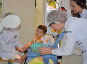Estudantes- participam- do- Projeto -OdontoSchoolCare- Cesmac 14