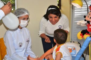 Estudantes- participam- do- Projeto -OdontoSchoolCare- Cesmac 14