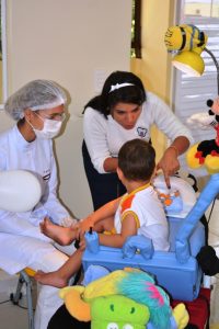 Estudantes- participam- do- Projeto -OdontoSchoolCare- Cesmac 14