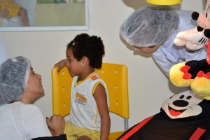 Estudantes- participam- do- Projeto -OdontoSchoolCare- Cesmac 14
