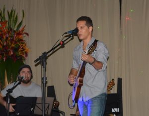 Cesmac- celebra- Dia- dos- Pais -com -almoço- e- show- de- Thiago- Vasconcelos (27)