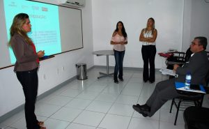 Cesmac- realiza- Seminário- de- Iniciação- Científica- 09
