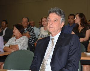 Pioneiro- em- transplante- de- fígado- lança- livro- em- Maceió-Cesmac (03)