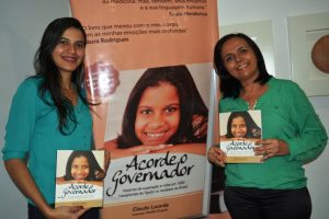 Pioneiro- em- transplante- de- fígado- lança- livro- em- Maceió-Cesmac (03)