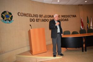 Pioneiro- em- transplante- de- fígado- lança- livro- em- Maceió-Cesmac (03)