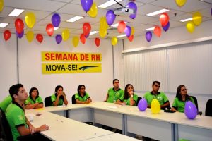 Professora- Sílvia- Néli, do- curso- de- Administração, ministra- palestra (22)