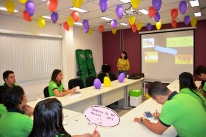 Professora- Sílvia- Néli, do- curso- de- Administração, ministra- palestra (22)