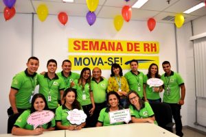 Professora- Sílvia- Néli, do- curso- de- Administração, ministra- palestra (22)