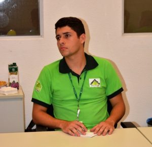 Professora- Sílvia- Néli, do- curso- de- Administração, ministra- palestra (22)