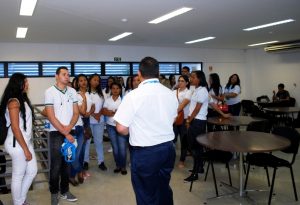programa-cesmac-360-recebe-alunos-da-escola-santa-babara (32)