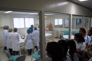 programa-cesmac-360-recebe-alunos-da-escola-santa-babara (32)