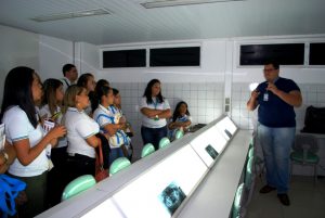 programa-cesmac-360-recebe-alunos-da-escola-santa-babara (32)