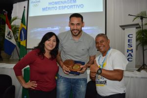 atleta-da-selecao-brasileira-de-volei-mauricio-borges-recebe-homenagem-do-cesmac-122