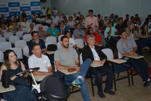 atleta-da-selecao-brasileira-de-volei-mauricio-borges-recebe-homenagem-do-cesmac-122