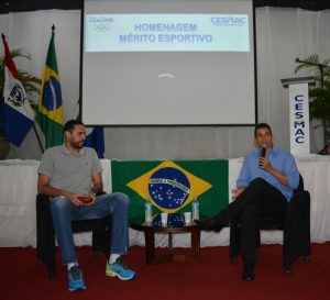 atleta-da-selecao-brasileira-de-volei-mauricio-borges-recebe-homenagem-do-cesmac-122