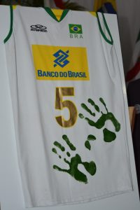 atleta-da-selecao-brasileira-de-volei-mauricio-borges-recebe-homenagem-do-cesmac-122
