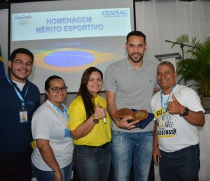 atleta-da-selecao-brasileira-de-volei-mauricio-borges-recebe-homenagem-do-cesmac-122