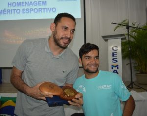 atleta-da-selecao-brasileira-de-volei-mauricio-borges-recebe-homenagem-do-cesmac-122