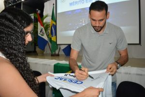 atleta-da-selecao-brasileira-de-volei-mauricio-borges-recebe-homenagem-do-cesmac-122