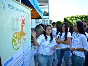 Ação- celebra- semana- do- Médico- Veterinário- Cesmac (1)