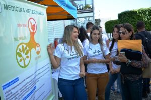 Ação- celebra- semana- do- Médico- Veterinário- Cesmac (1)
