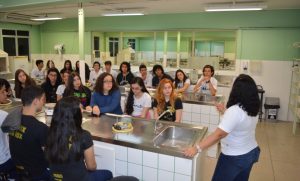 estudantes-do-colegio-marista-visitam-cesmac-51