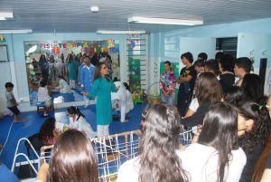 estudantes-do-colegio-marista-visitam-cesmac-51