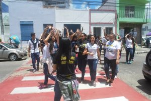 estudantes-do-colegio-marista-visitam-cesmac-51