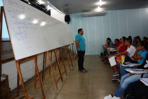 walder-cursos-lota-auditorio-do-cesmac-em-mais-um-aulao-2